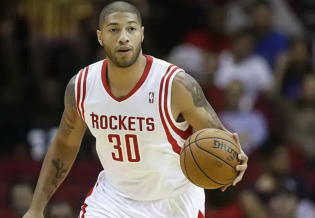 NBA史上最奇葩的7大退役原因，伯德太“抠门”，一人害怕坐飞机