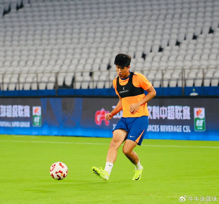 直击泰山队22人训练,主力缺席已成定局,韩鹏相信球员的能力