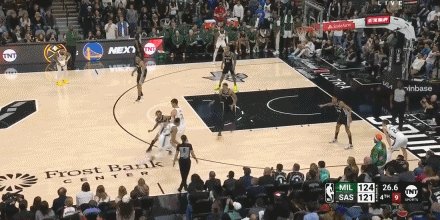 必发指数官网-天赋怪扣篮大赛级表演！字母碰撞文班真的太炸裂