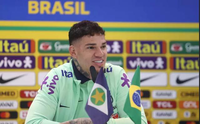 必发-成桑巴主力门将 在曼城活儿少 埃德松咋保持状态？